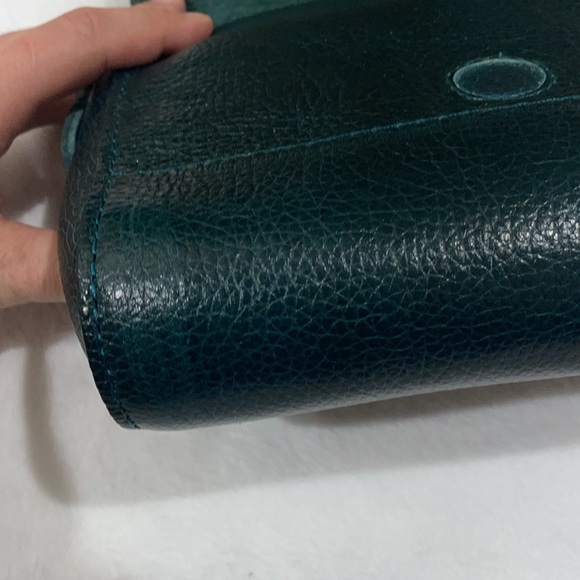 Portland Leather Lagoon Crossbody Bag - Picture 9 of 15